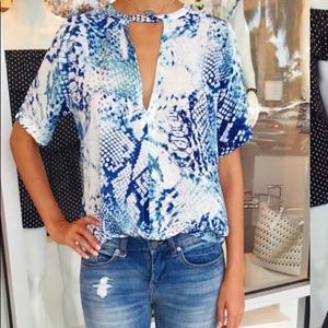 Olivaceous keyhole blouse!